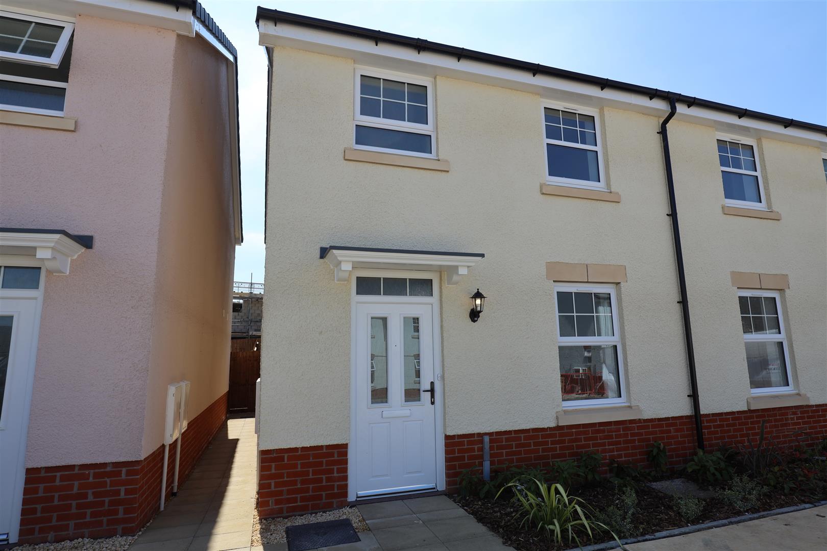 3 Cae Ffynnon, Clare Gardens, Cowbridge, CF71 7FJ